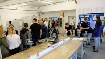 Bild: do
Für eine Karriere bei Rogers Germany wirbt das Hightech-Unternehmen beim "Tag der Ausbildung".