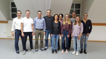 Bild: ak
Der neuen Spartenleitung gehören Schriftführer Thomas Reger, Kassier Michael Scherm, Abteilungsleiter Stephan Vetter, dessen Stellvertreter Gerd Schönfelder sowie die Beisitzer Diana Biersack, Angelika Eichhorn, Olivia Reger, Dominik Fischer, Romy Christl und Karina Fischer (von links) an.
