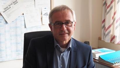 Bild: Bühner
Peter Witt an seinem neuen Arbeitsplatz im Jobcenter Weiden-Neustadt/WN.