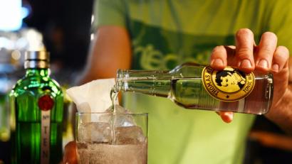 Bild: Jens Kalaene/dpa
In Nürnberg widmet sich die Gin-Tonic-Messe dem Szene-Getränk.