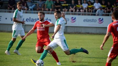 Bild: brü
Eine richtig harte Aufgabe wartet auf die DJK Gebenbach (links Jonas Lindner, rechts Niko Becker) im letzten Vorrundenspiel. Zu Gast ist Verfolger Würzburger FV.