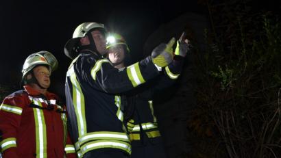 Bild: dob
Ein Schwelbrand breitete sich unter einer rund 200 Quadratmeter großen Dachfläche, die erst vor wenigen Tagen erneuert wurde, aus. Vermutlich muss die gesamte Dachfläche wieder abgetragen werden.