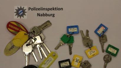 Bild: Polizei Nabburg
Die Polizei Nabburg bittet um Hinweise zur Herkunft dieser Schlüssel.