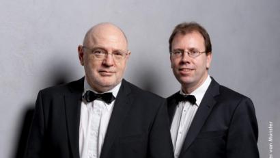 Bild: Pieter van Munster
Zum Abschluss des Festivals präsentieren die Pianisten Christoph Ewers (links) und Michael Kuhn Lieder von Schubert, Schumann, Brahms und Wolf, als besondere Fassung für Klavier zu vier Händen.