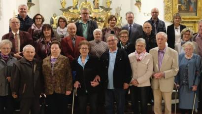 Bild: le
Unter den 31 Paaren, die zum Ehejubiläum gekommen waren, sind 13 , die heuer ihr diamantenes, goldenes und silbernes Jubiläum begingen oder vor 55 Jahren vor dem Traualtar standen.