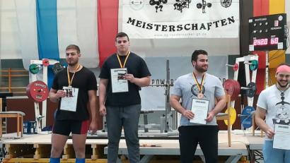 Bild: exb
Jonas Mockwitz (Mitte) holte die Goldmedaille.