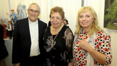 Bild: Hirsch
Eva Maria Keil (rechts) eröffnete mit Christine und Raimund Pöllmann die Sonderausstellung im Stadtmuseum.