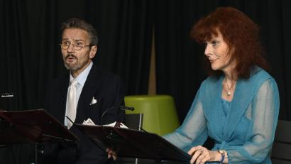 Bild: Petra Hartl
Bei ihrem Auftritt in der Stadtbibliothek sind Peter von Fontano und Elisabeth Rass voll in ihrem Element.
