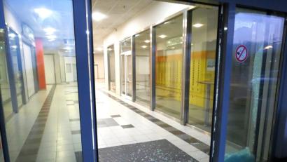 Bild: exb
Ob die Täter auch für diesen versuchten Einbruch ins Liliencenter am Mittwoch, 10. Oktober, verantwortlich sind, ermittelt die Polizei derzeit.