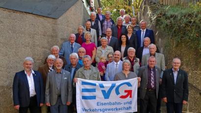 Bild: Dobmeier
Gemeinsam für gerechte Löhne: Die Eisenbahn- und Verkehrsgewerkschaft ehrt langjährige Mitglieder.