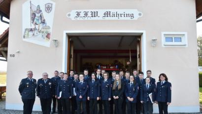 Bild: exb
Die Teilnehmer der Feuerwehren Dippersreuth, Großkonnreuth, Lengenfeld b. TIR, Mähring, Pfaffenreuth, Pilmersreuth a. Wald, Poppenreuth b. TIR, Rosall und Wondreb. Sie alle durften ihre Urkunde zur bestandenen Prüfung in Empfang nehmen.