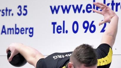 Bild: Ziegler
Mit Schmackes gegen den Deutschen Meister: Der junge Maximilian Hufnagel von FEB Amberg könnte zum einsatz kommen.