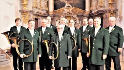 Bild: exb
Die Oberpfälzer Parforcehorn-Bläser lassen ihre Instrumente am 3. November bei der Hubertusmesse in Pfreimd erschallen.