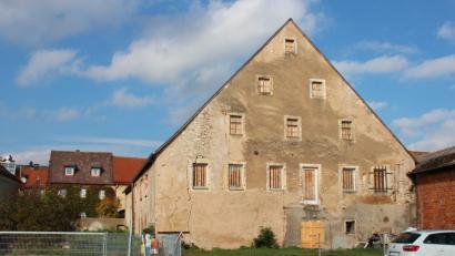 Bild: stg
Aus dem Lenz-Bräu-Anwesen in Kemnath soll ein interkulturelles Bürgerhaus werden. Der Freistaat fördert die Maßnahme über das Programm „Soziale Integration im Quartier“ mit 1 350 000 Euro.