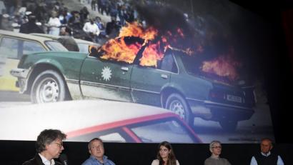 Bild: Petra Hartl
Politik im Kino: Erst wird der Film "Wackersdorf" gezeigt, dann diskutiert. Von links: Ingo Fliess, Walter Dürr, Moderatorin Eva Gröninger, Wolfgang Nowak und Hans Schuierer.