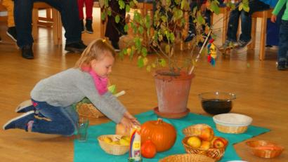 Bild: agr
Um die geernteten Früchte ging es bei der Kinderkirche.