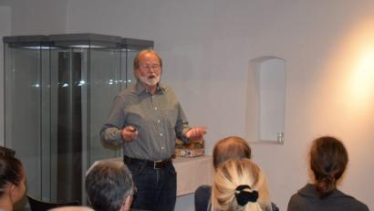 Bild: bnr
Auf großes Interesse stieß ein Vortrag des Kreisheimatpfleger für Archäologie, Kurt Engelhardt, der die Besiedelung der Unterstadt zum Thema hatte.