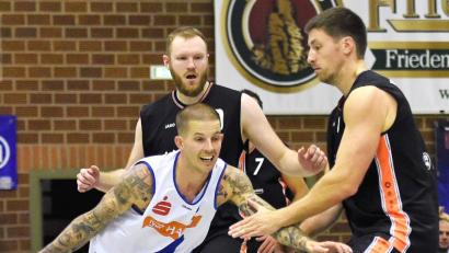 Bild: btg
Auch der starke Patrik Bortel (links) konnte die neuerliche Niederlage der Hamm Baskets Weiden nicht verhindern.