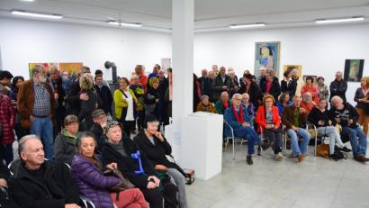 Bild: kge
Viele Besucher kamen zur Ausstellungseröffnung.