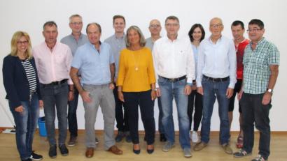 Bild: exb
Die Vorsitzende mit den Geehrten (von links) Eveline Süß, Max Gebhard, Bernhard Demel, Wolfgang Weigl, Matthias Termer, Doris Simon, Karl Siegert, Andreas Leitl, Karin Siegert, Reinhard Rosenmeier, Anton Graml und 2. Vorsitzender Manfred Meier.