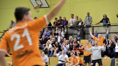 Bild: Ziegler
Die GMG-Halle glich in der 2. Halbzeit, als die HG Amberg ihre Gäste aus Buckenhofen teilweise an die Wand spielte, teilweise einem Tollhaus. Jetzt steht das Top-Spiel der Bezirksliga an.