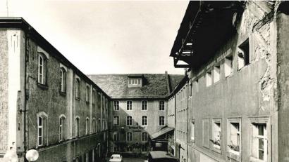 Bild: Richard Heider
Der "alte" Mühlhof, wie er sich bis in die 1970er Jahre hinein präsentiert hat. Heute ist hier alles neu und saniert.