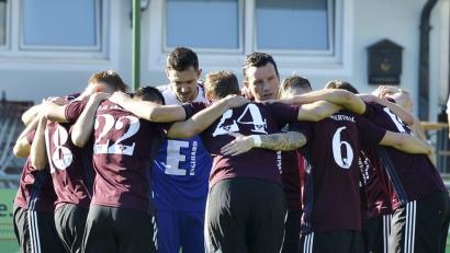 Bild: Ziegler
Die Spieler der DJK Ammerthal schwören sich auf das Spiel ein.