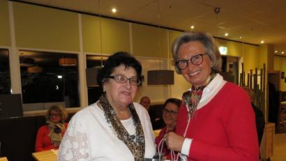 Bild: ubb
Nicht gerne verabschiedete Theodora Kupke das Gründungsmitglied Irmgard Hegen (v. re.) als treue und zuverlässige Kassenprüferin. Die 82-jährige Wiesauerin will kürzer treten, blebit dem Verein aber als Mitglied erhalten.