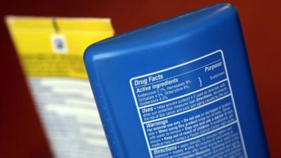 Bild: Marcio Jose Sanchez
Um die Korallenriffe zu schützen wird Palau bald viele Arten von Sonnenschutzmitteln verbieten. Foto: Marcio Jose Sanchez/AP/Illustration