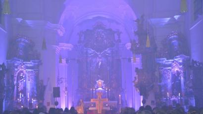 Bild: gi
Die Nacht der Lichter taucht die Wieskirche in bunte Farben.