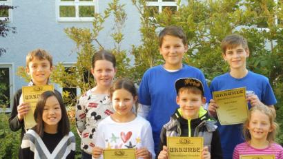 Bild: sts
Mit guten Resultaten im Gepäck kehrten die Nachwuchs-Denksportler des Schachklubs vom ersten OSJ-Cup in Tirschenreuth zurück.
