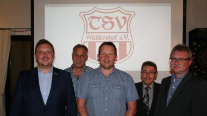 Bild: fpoz
Führen die Geschicke des Fördervereins. Von links Mario Rabenbauer, Winfried Neubauer, Mathias Fürst und Bernd Aßmann. Dazu gratulierte zweiter Bürgermeister Karl Busch (Zweiter von rechts).