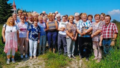Bild: aun
Das Bild zeigt die Ausflugs-Gruppe der Landfrauen mit Kreisbeauftragter Margarete Hollweck (vorne, Dritte von links).
