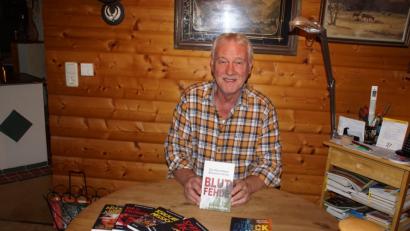 Bild: mmj
"Blutfehde" titelt der neueste Roman von Manfred Hirschleb. Seit dem vergangenen Jahr widmet er sich mit dem Schreiben von Krimis seiner Leidenschaft.