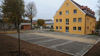 Bild: gfr
Im Zentrum Poppenrichts werden 16 neue Parkplätze angelegt.