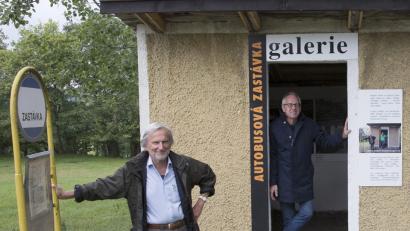 Bild: Herbert Pöhl
Herbert Pöhnl (links) und Edmund Stern (rechts) zeigen ihr Projekt "Setkávání - Begegnungen" ab 15. November bei einer Ausstellung im CeBB.