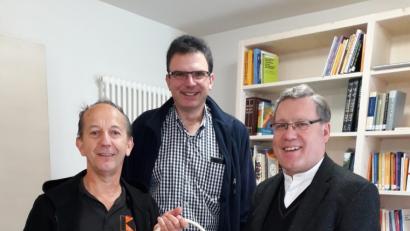 Bild: exb
Für das Wochenende bedankte sich (von links) Vorsitzender Hans Herrmann bei Präses Wolfgang Dietz und Direktor Manfred Strigl.