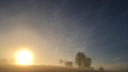 Bild: Laura Gräfenhahn
So schön wie hier in Aschach (Freudenberg) kann November-Nebel sein.