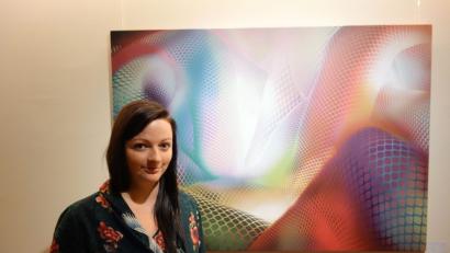 Bild: Susanne Wolke
Lena Schabus präsentiert derzeit Beispiele ihrer „Bildcomposings“ im Finanzamt Regensburg.