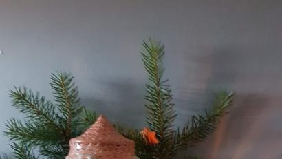 Bild: arw
Renate Maier fertigt den Grenzlandturm bei Bärnau.