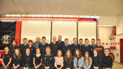 Bild: es
Viele jungen Leute wollen sich in der Feuerwehr engagieren. Für einige von ihnen war es mit dem bestandenen Wissenstest der Einstieg in ihre Wehr.