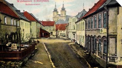 Bild: Archiv Treml
Der Blick in die Rathausstraße in Waldsassen um 1918.
