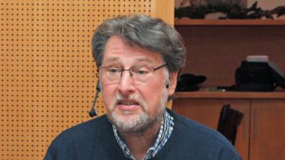 Bild: sön
Sein ganzes Können zeigt Rezitator Karl Stumpfi in Ensdorf.