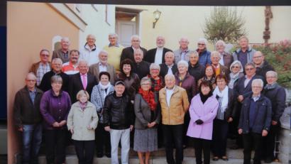 Bild: exb
Bei ihrem sechsten Klassentreffen frischen die ehemaligen Volksschüler des Geburtstjahrgangs 1948/49 Erinnerungen auf.