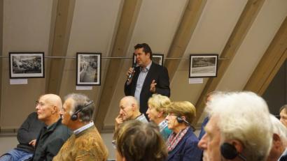 Bild: eib
Rechtsanwalt Arthur Braun, Prag und Weiden, klinkte sich in die Diskussion ein.