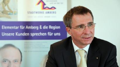 Bild: Wolfgang Steinbacher
Stadtwerke-Geschäftsführer Stephan Prechtl kündigt Preiserhöhungen für Strom und Gas ab 1. Januar 2019 an. Deshalb bekommen ab nächster Woche Kunden Post.