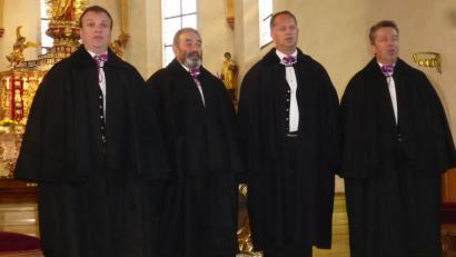 Bild: mad
Das Kastelruther Männerquartett mit (von links) Stefan Kaser, Robert Sattler, Josef Gruber und Ewald Mahlknecht begeisterte das Publikum beim Kirchenkonzert in Schwarzhofen.