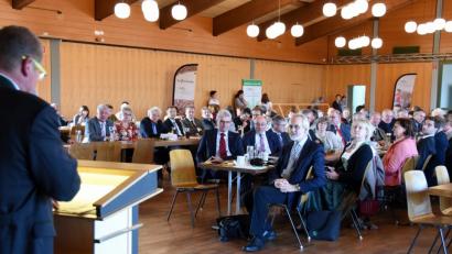 Bild: bgm
Kreisbauerntag in der Flosser Mehrzweckhalle. der Saal ist gut gefüllt.