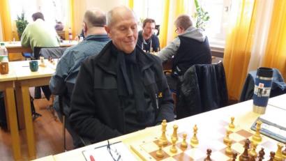 Bild: njn
Schachclubvorsitzender Wolfgang Hoffmann konnte sich gleich doppelt freuen. Die erste Mannschaft und die zweite Mannschaft brachten Siege mit nach Hause.
