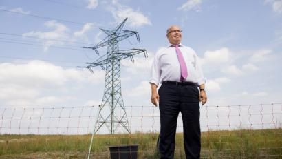 Bild:  Rolf Vennenbernd/dpa
Zum Auftakt seiner Netzausbaureise war Bundeswirtschaftsminister Peter Altmaier (CDU) in Nordrhein-Westfalen und in Niedersachsen unterwegs.